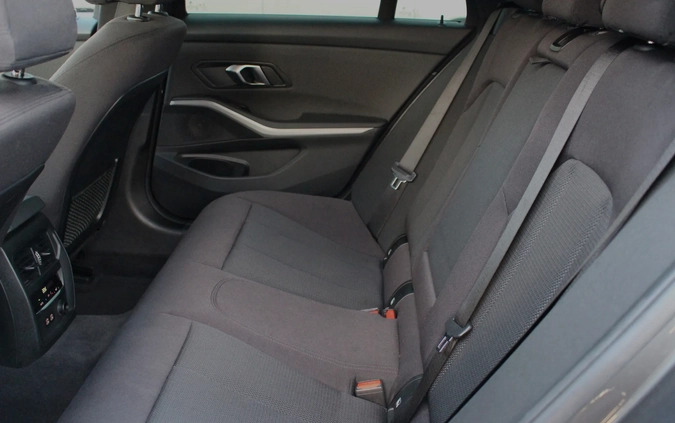 BMW Seria 3 cena 78400 przebieg: 122185, rok produkcji 2020 z Świdnica małe 781